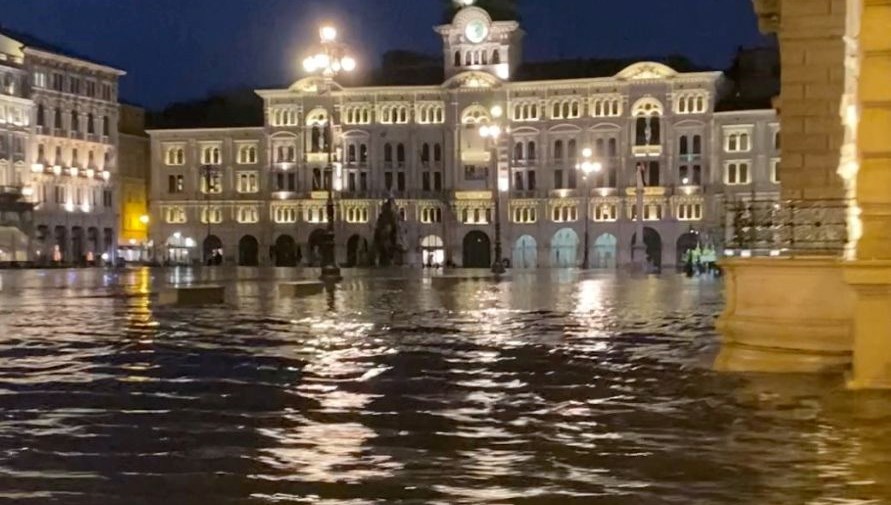 italyanin kuzeyi sular altinda kaldi 1 kisi kayip guazc183