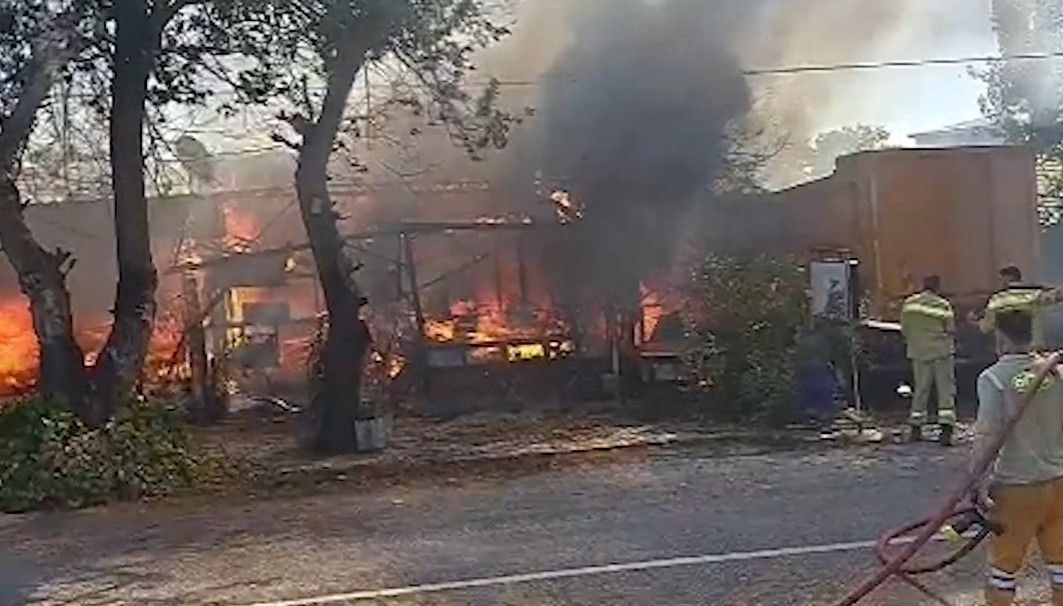 antalyada terk edilmis baraka alev topuna dondu 1ZHbi5tG.jpg