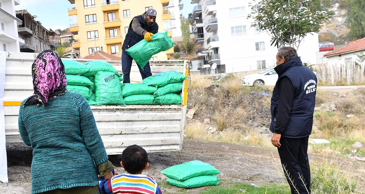 yalniz anneler olum gecim kiskacinda A7Au8xJ7