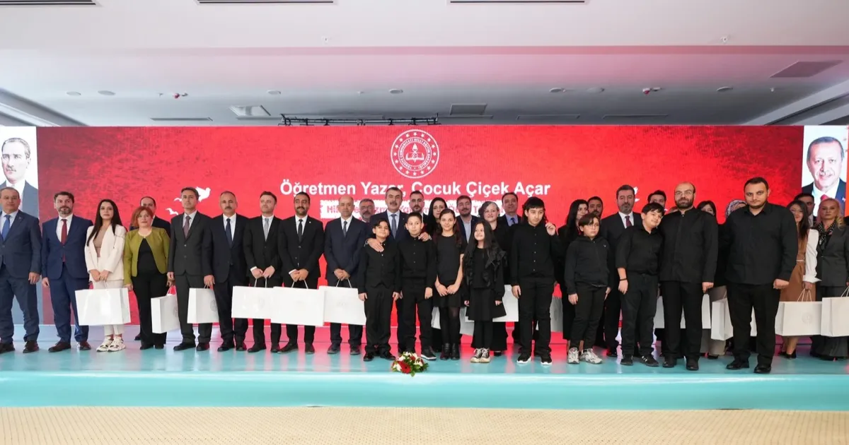 ogretmen yazar cocuk cicer acar hikayeleri odullendirildi CwLB1dHW.webp