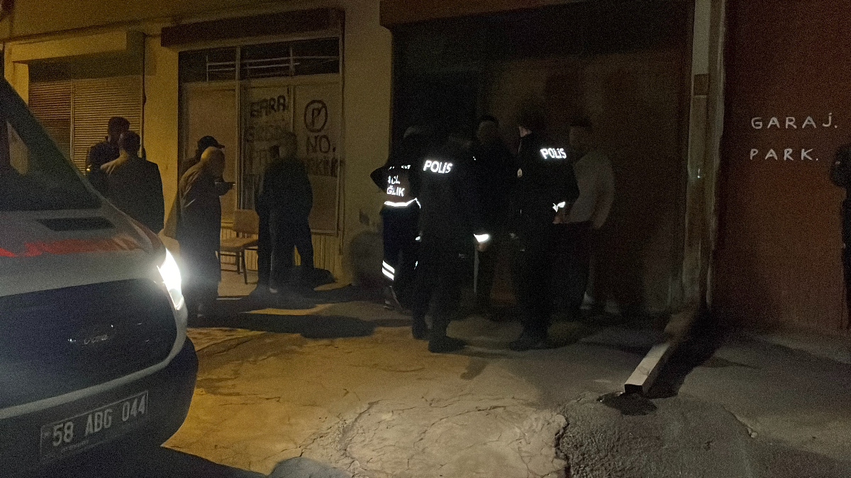 sivasta garaja inen kadin esinin cansiz bedeniyle karsilasti LlQLUueD.jpg