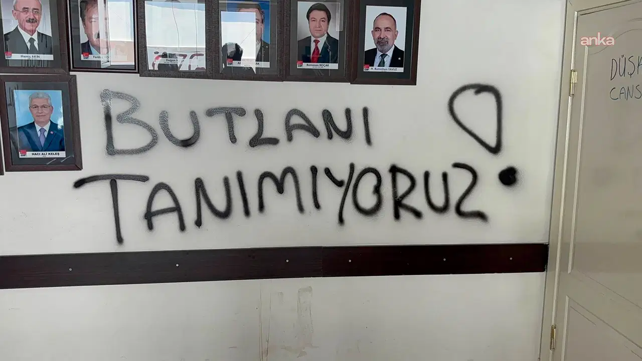 CHP Aksaray İl Başkanlığı’na atamaya tepki gösteren partililer nöbet başlattı Img